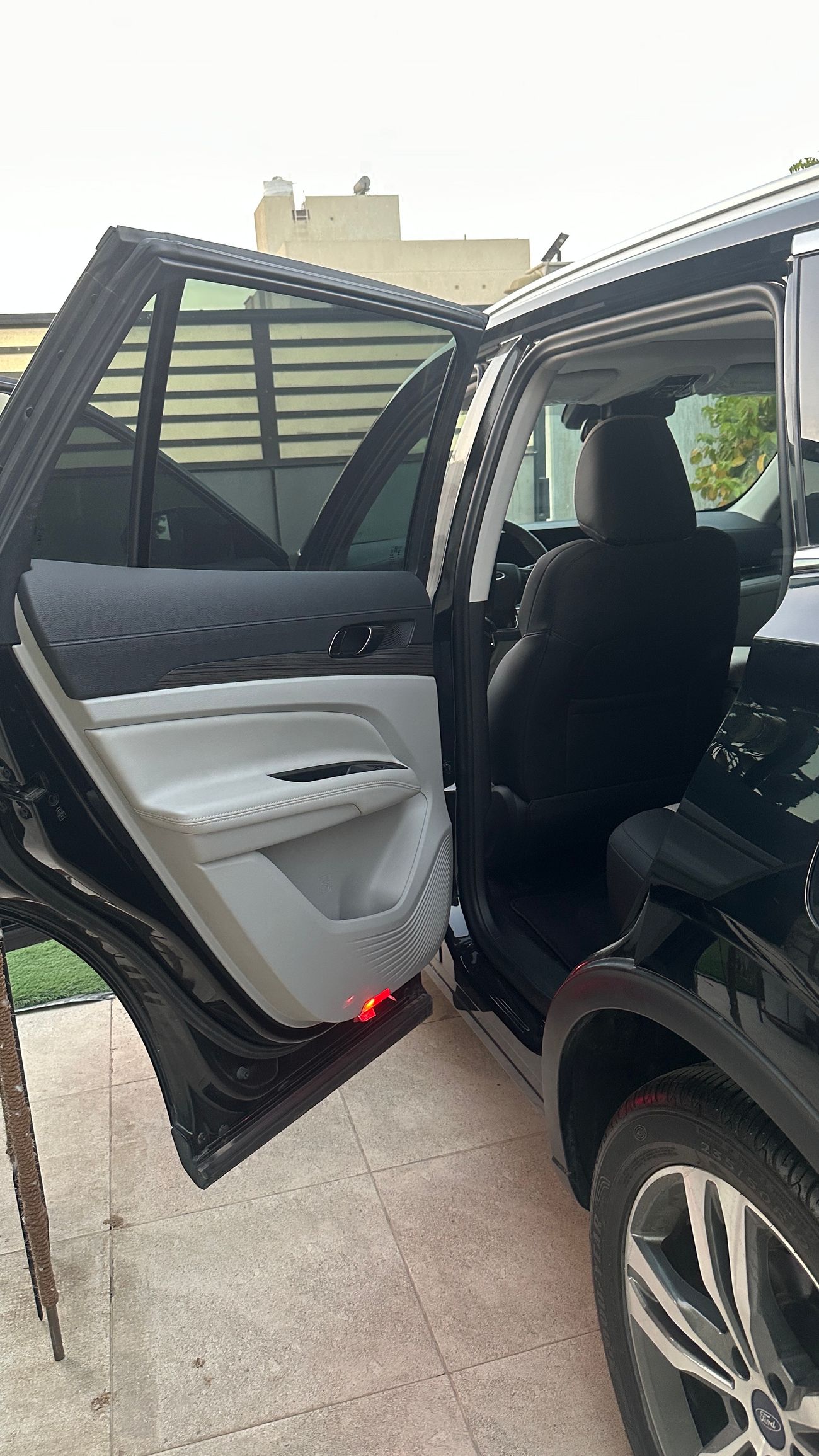 فورد تيريتوري Titanium 2024