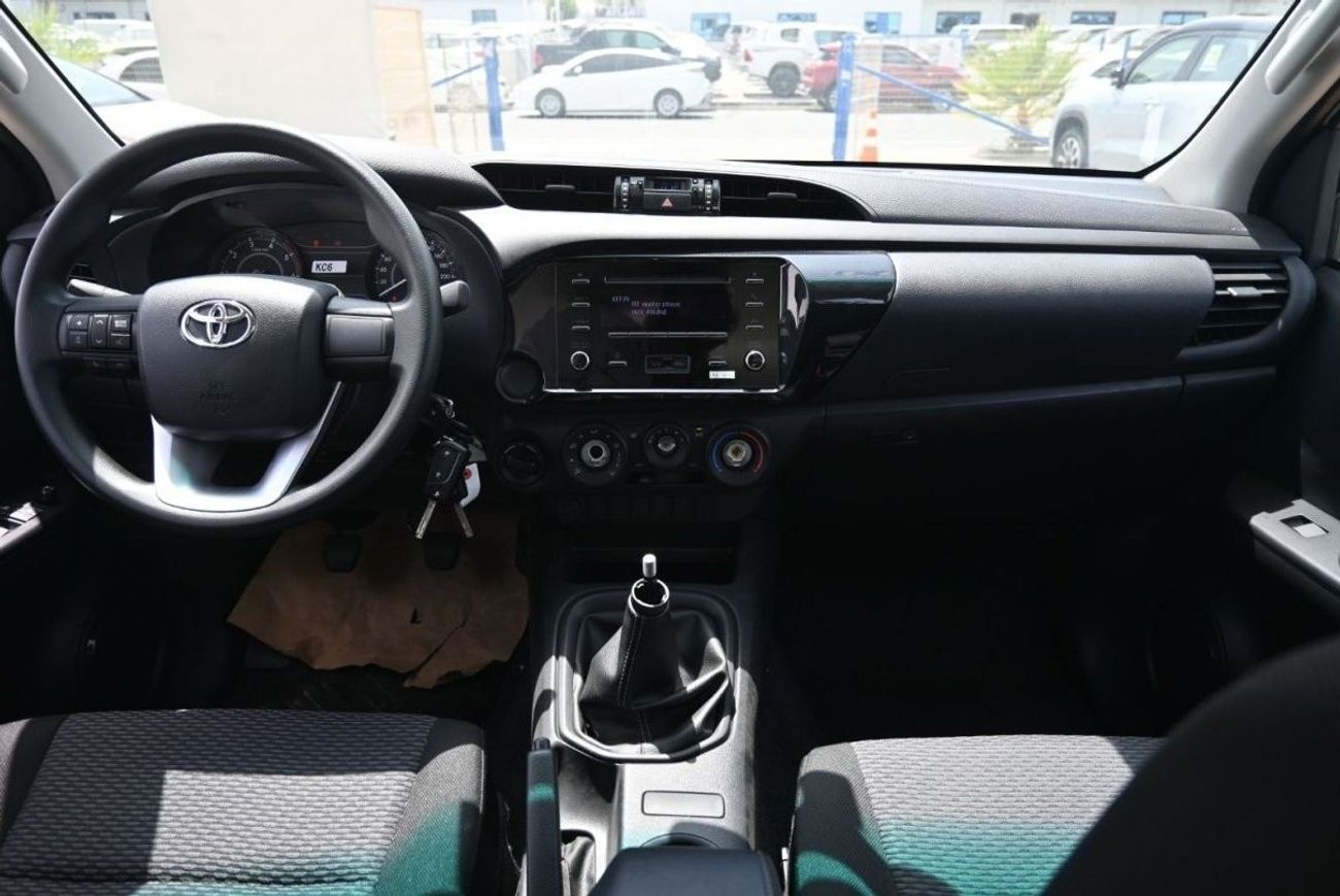 Toyota Hilux Toyota Hilux 2.4L Diesel Manual, 4WD Color White Model 2023