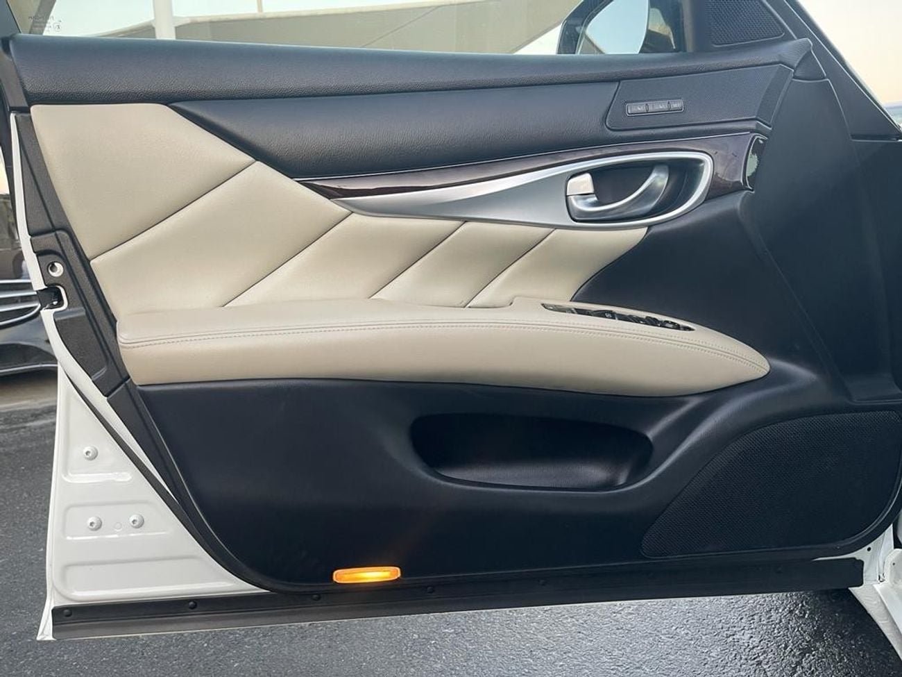 Infiniti QX70 Luxury Infiniti Q70_Gcc_2017_Excellent_Condition _Full option