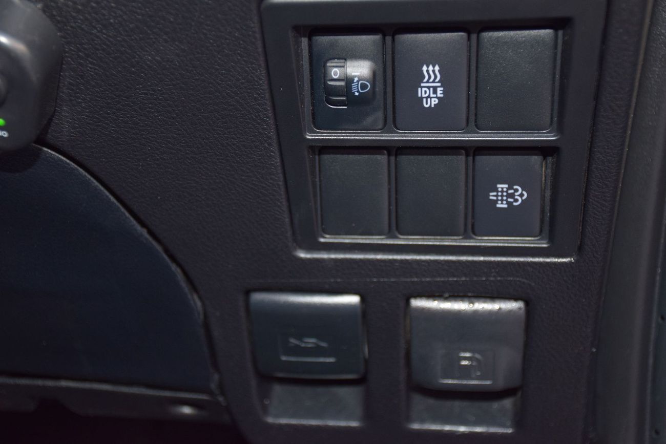 تويوتا هيلوكس S GLX 2.8L 4WD A/T