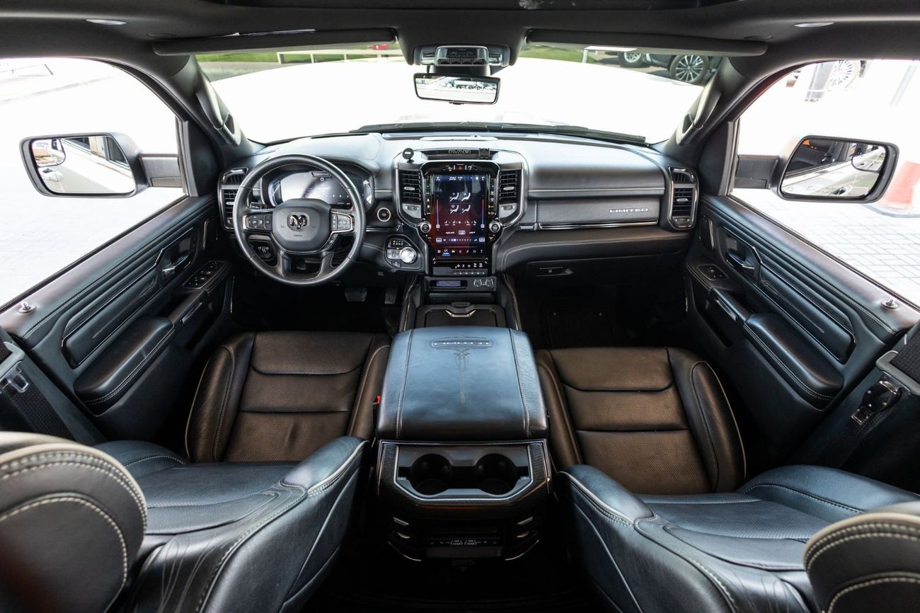 RAM 1500 Limited Crew Cab 5.7L