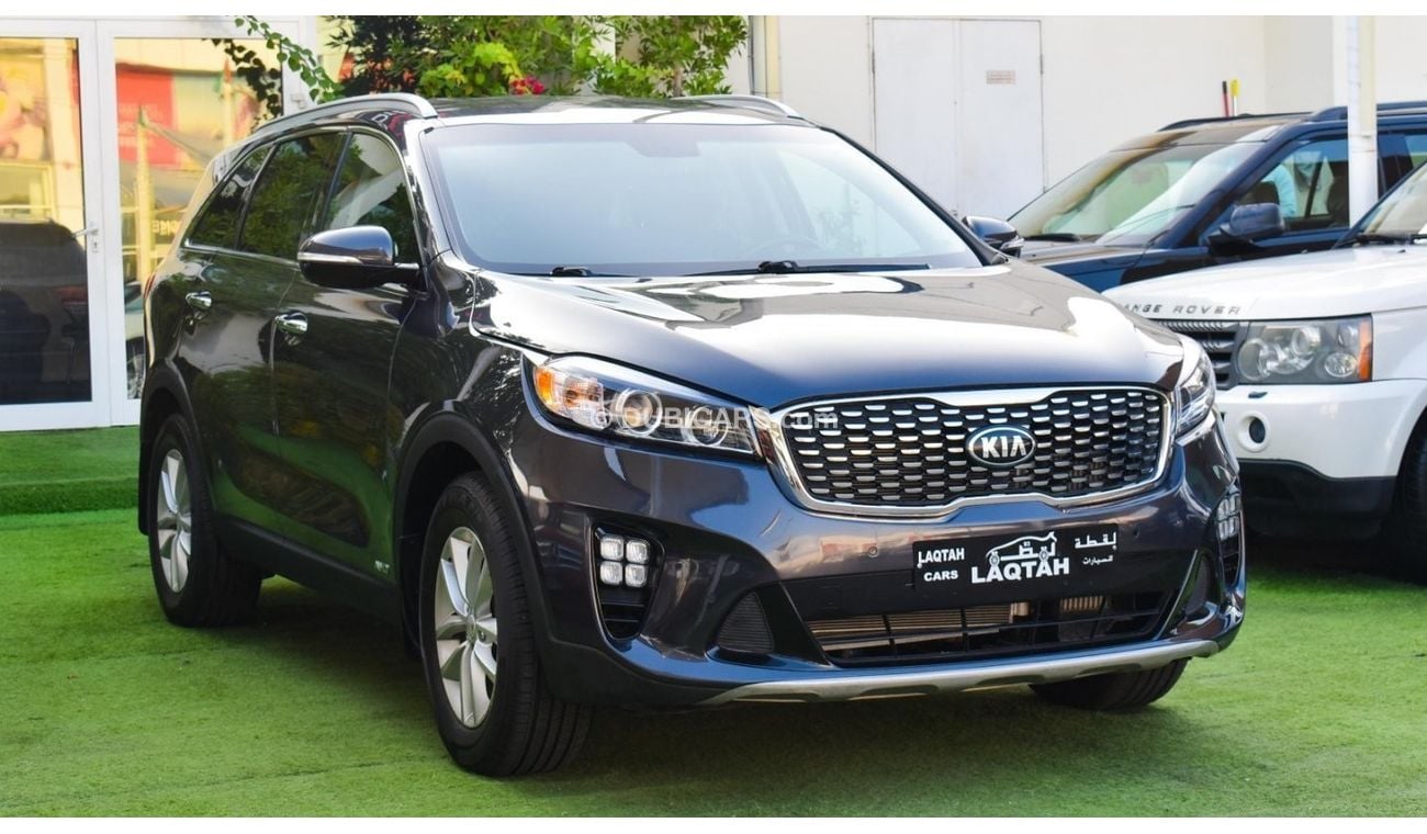 كيا سورينتو موديل 2017 وارد كندا 4 سلندر  لون رمادى  بصمة مثبت سرعة تحكم رنجات شاشة خلفية جناح خلفى بحالة ممتازة