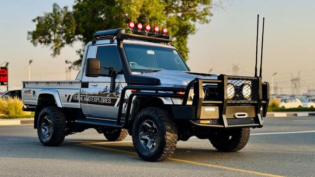 Toyota Land Cruiser Pick Up SINGLE CABIN | MANUAL TRANSMISSION | 4.5L DIESEL ENGINE | 2017 | RHD | PREMIUM TUFF BULL BAR WITH LE