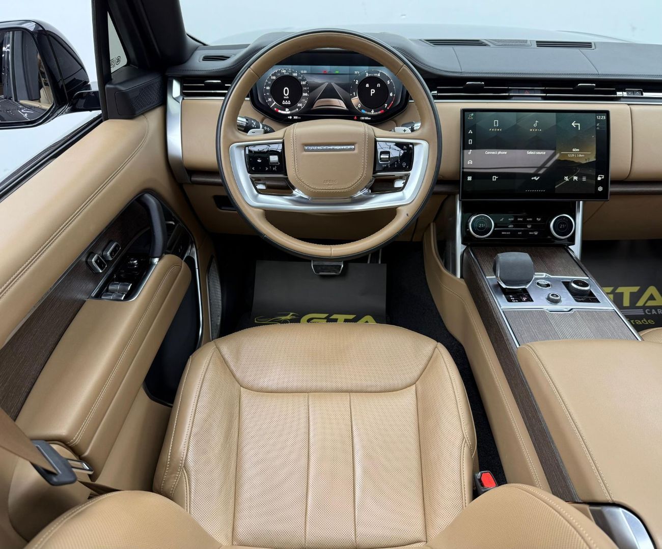 Land Rover Range Rover LWB Autobiography P400 3.0L 2022 Range Rover Vogue Autobiography, 2027 RR Warranty, 2026 RR Service