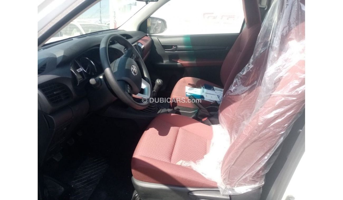 Toyota Hilux Pick up 2.4L Diesel 4X2 RWD ,,, M/T Single Cabin