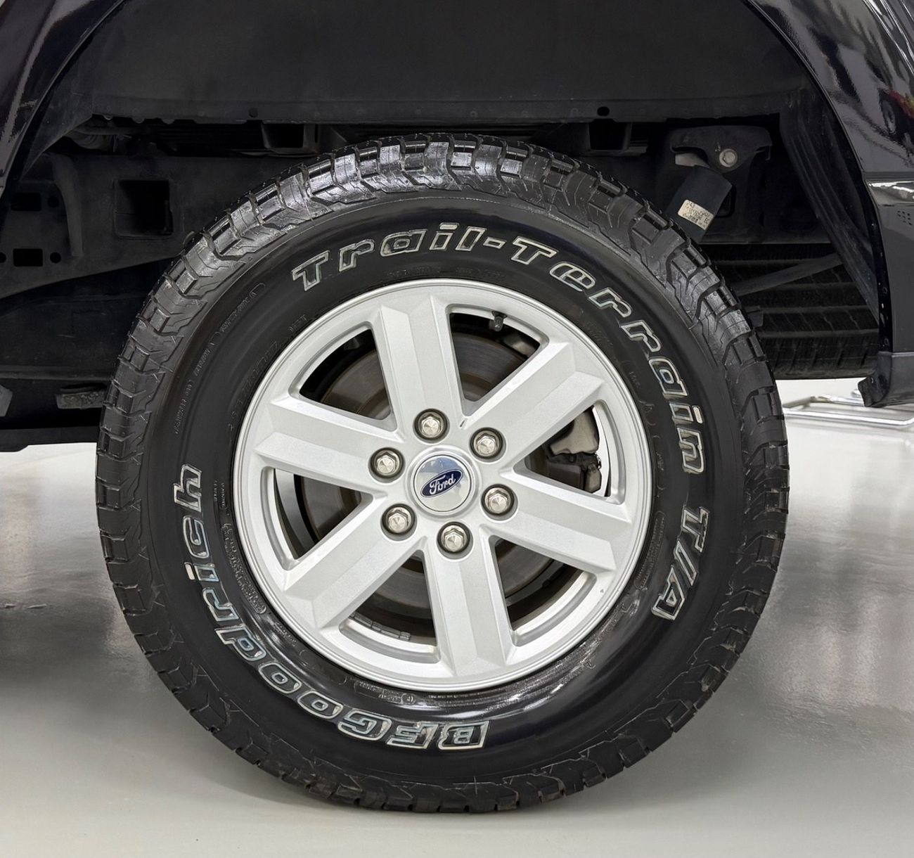 Ford F 150 XLT 5.0L Crew Cab Utility