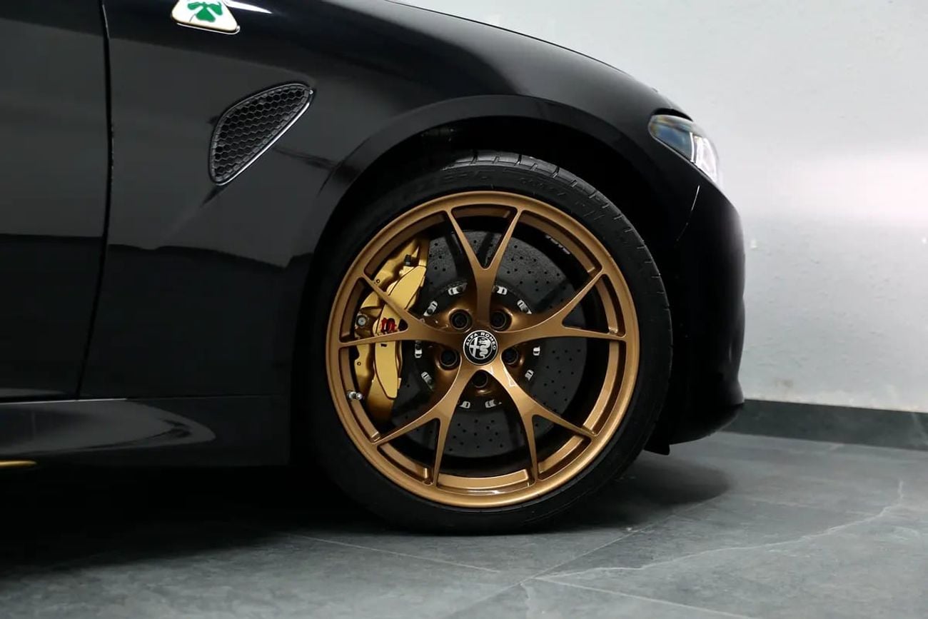 ألفا روميو جوليا Alfa Romeo Giulia Quadrifoglio | GCC Specs | Brand New Luxury SUV