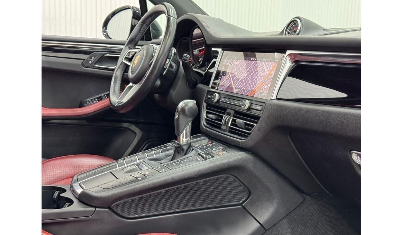 بورش ماكان 2021 Porsche Macan, Mar 2025 Porsche Warranty, Full Service History, GCC