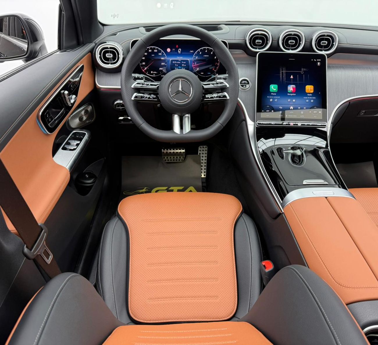 Mercedes-Benz GLC 200 4Matic 2025 Mercedes Benz GLC200 4MATIC, 2030 Mercedes Warranty, Low Km, Fully Loaded, GCC