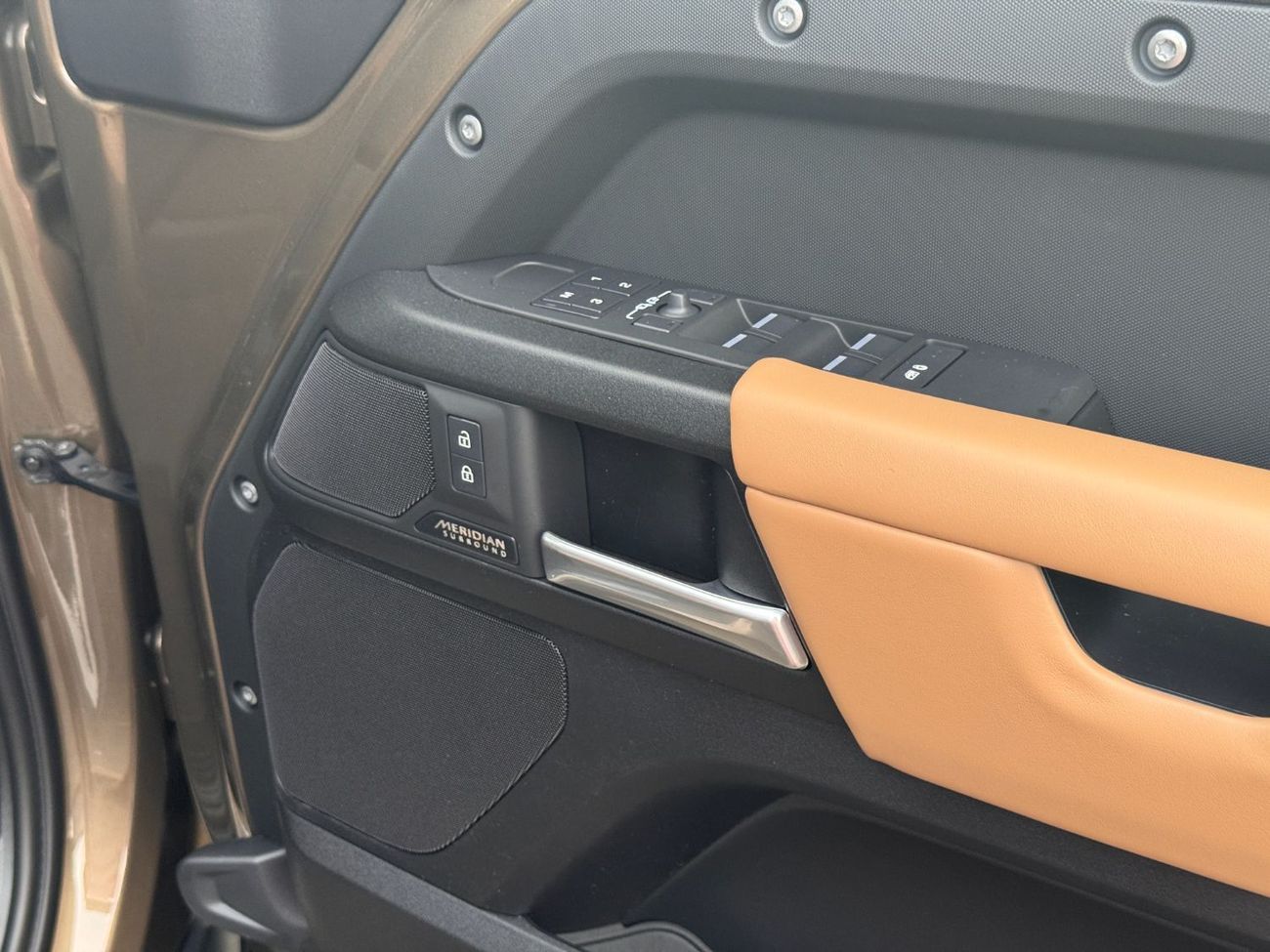 Land Rover Defender 130 D350 Diesel Mild Hybrid X-Dynamic HSE RIGHT HAND DRIVE