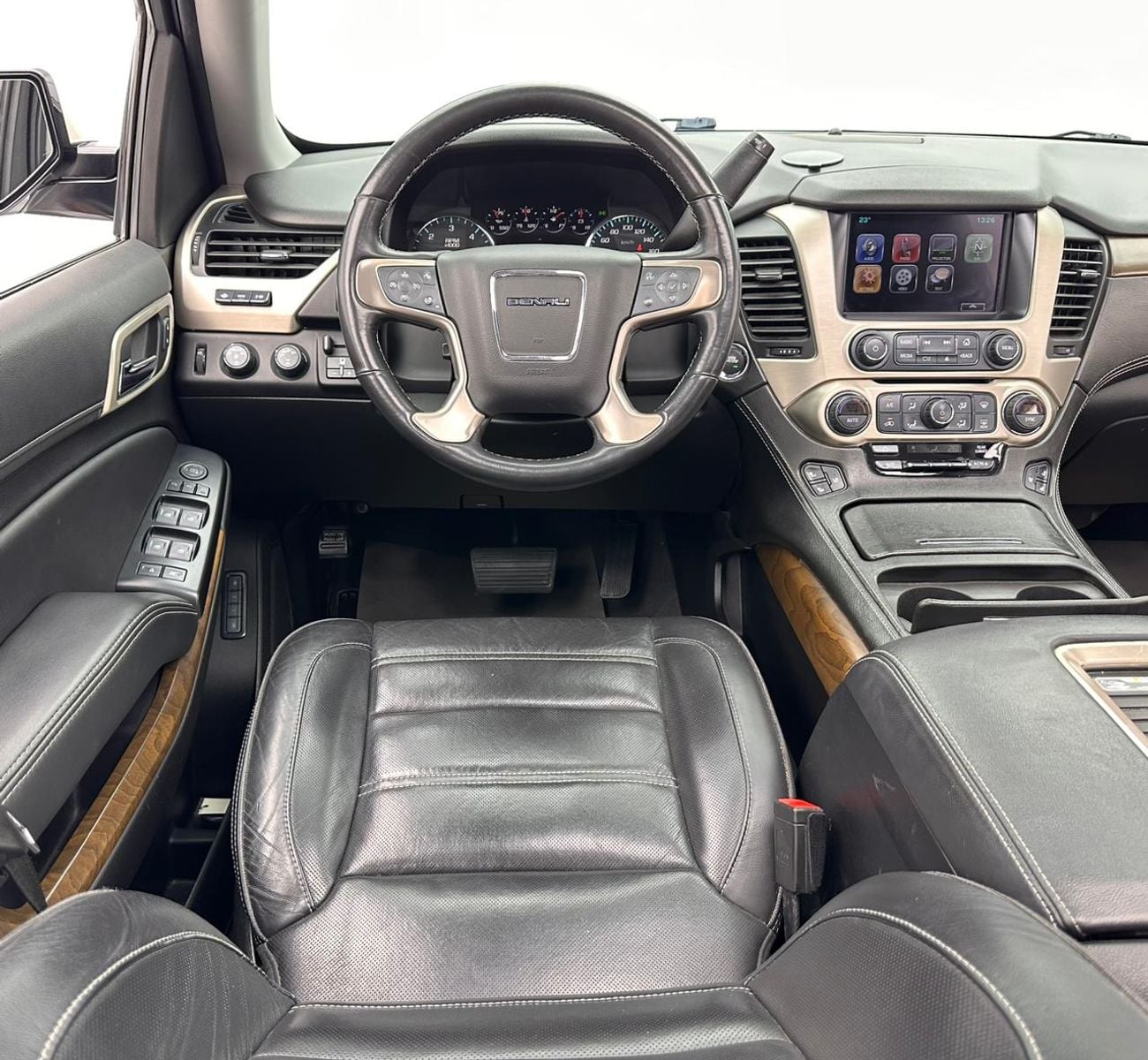 GMC Yukon 2020 GMC Yukon Denali, 1 Year Warranty Unlimited Km, 07/2026 GMC Service Contract, GMC FSH, GCC