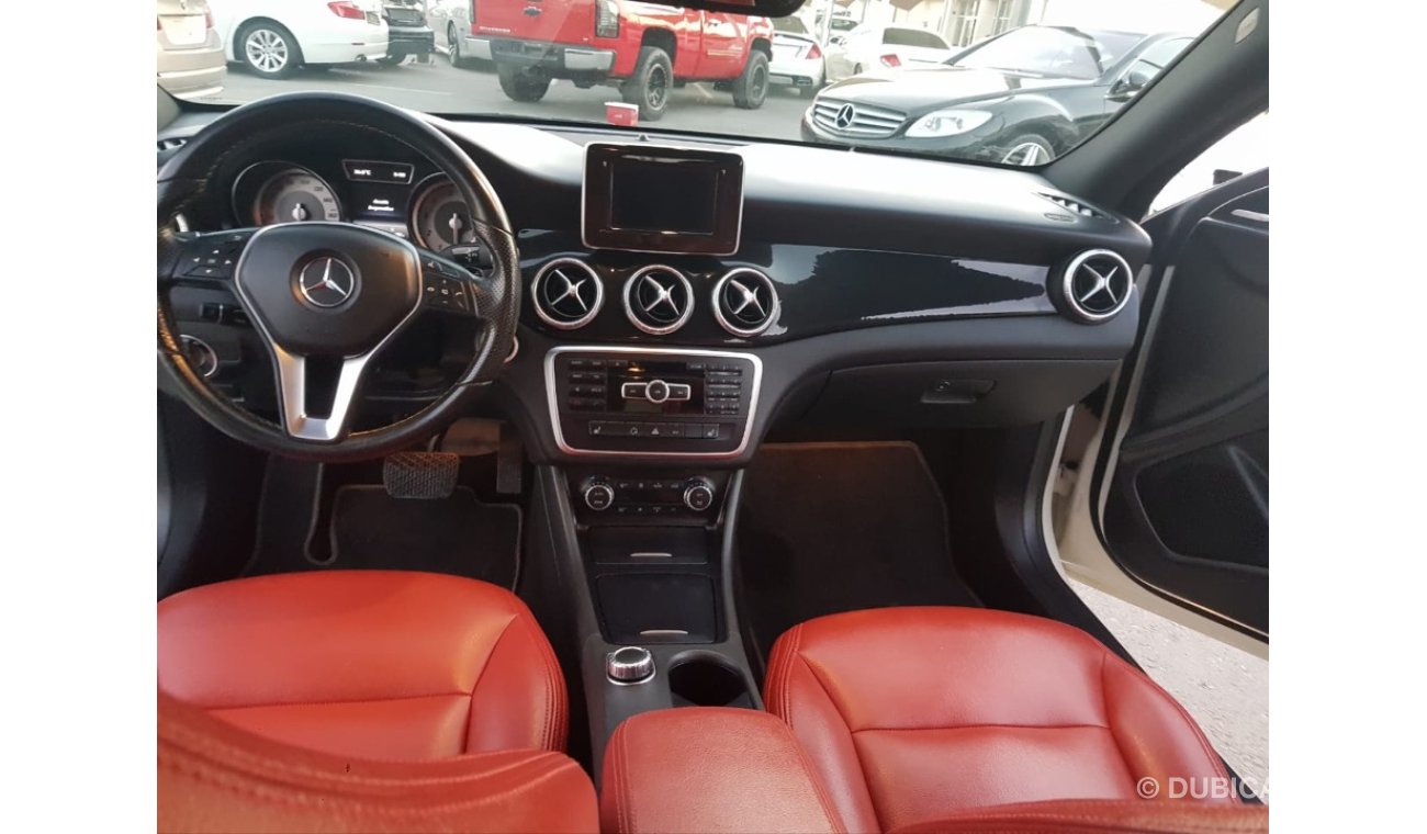 مرسيدس بنز CLA 250 مرسيدس CLA250 كت 45 موديل 2014 محول 2018 السياره بحاله ممتازه من الداخل والخارج فل اوبشن مسرفسه بالك