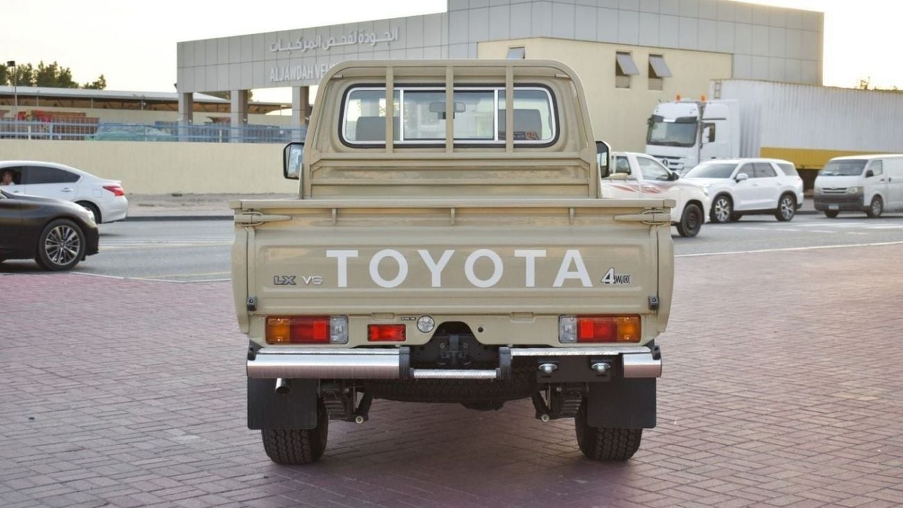 تويوتا لاند كروزر بيك آب LC79 Pickup 4.0L Full Option Automatic