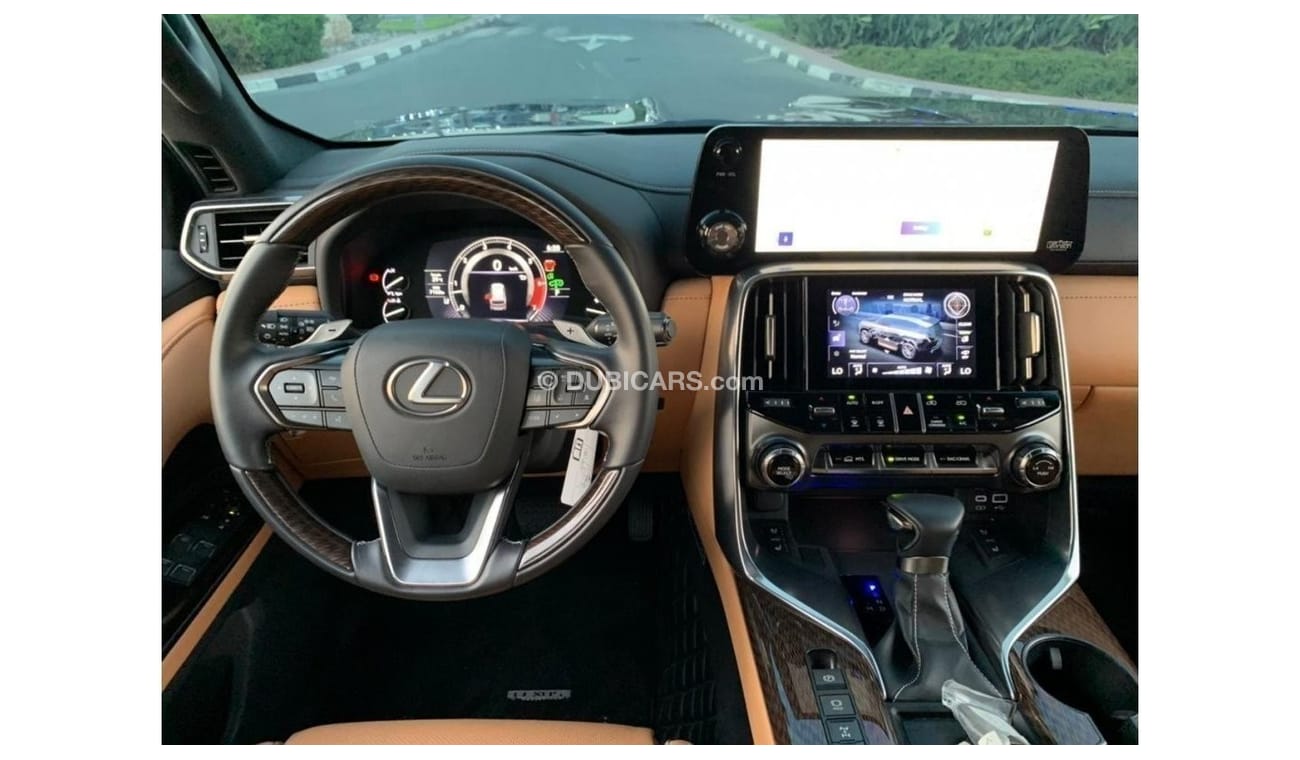 لكزس LX 600 سيجناتشر