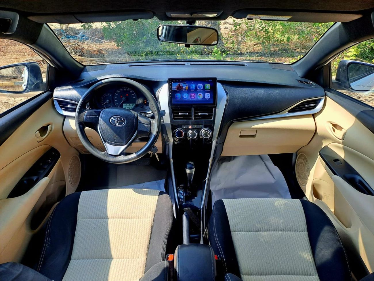 تويوتا يارس SE 1.5L Hatchback