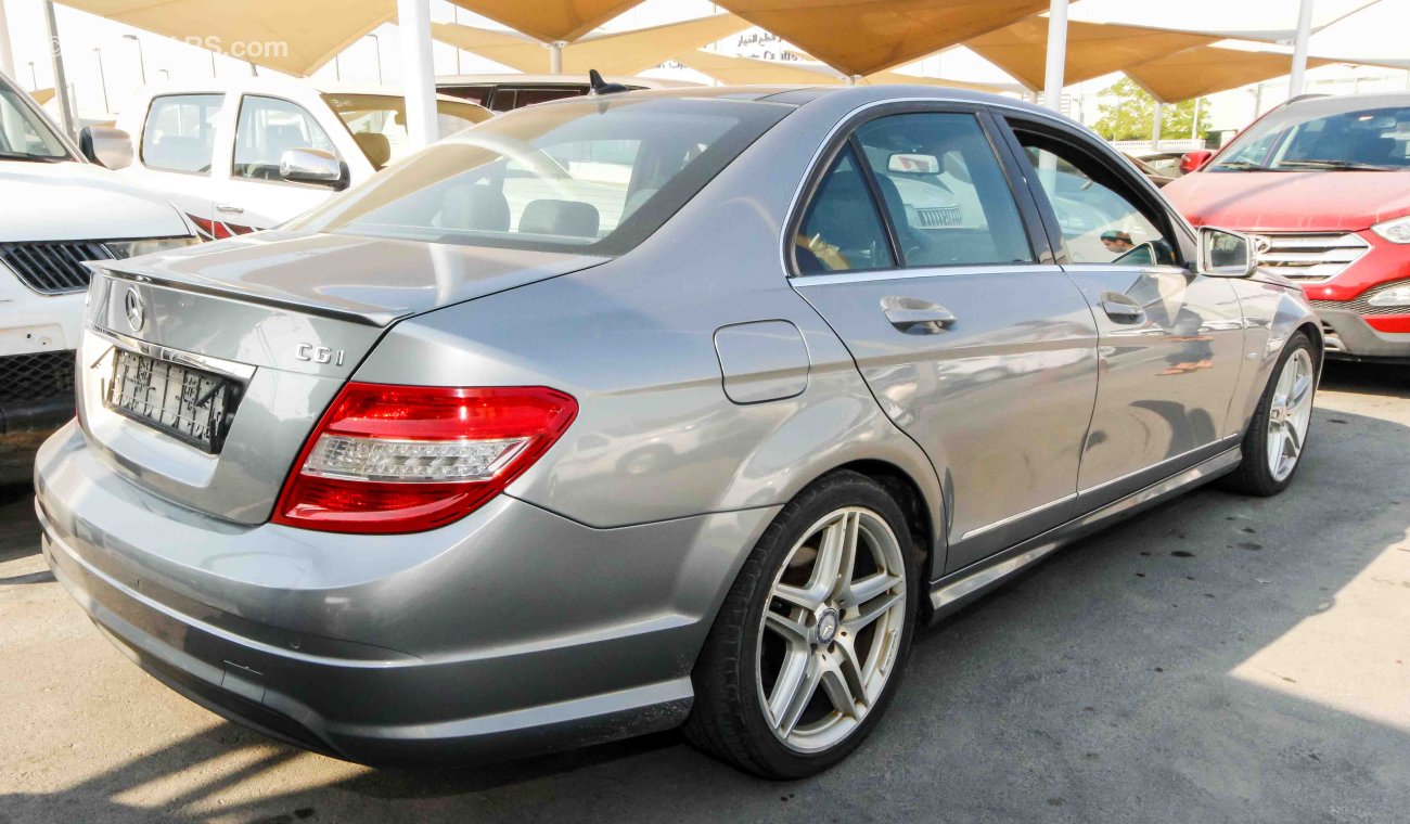 Mercedes-Benz C200