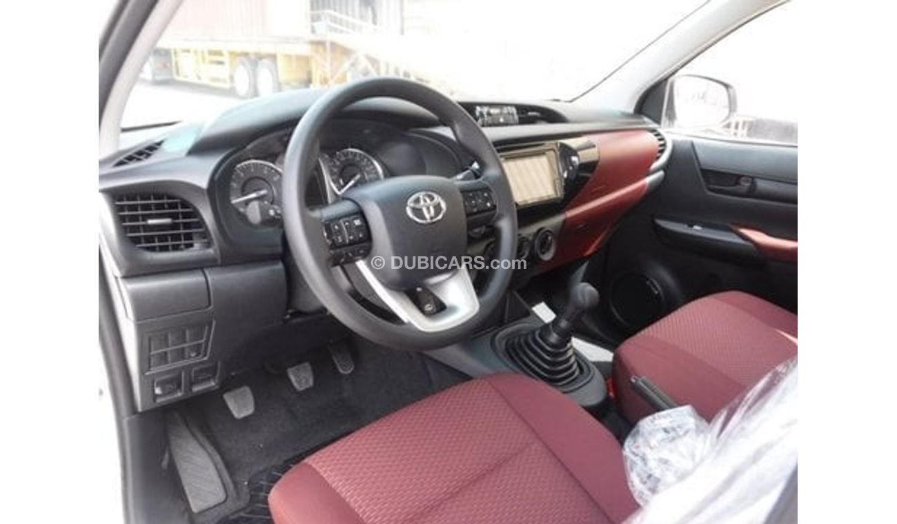 Toyota Hilux 2.7 L , 4x2 ,manual