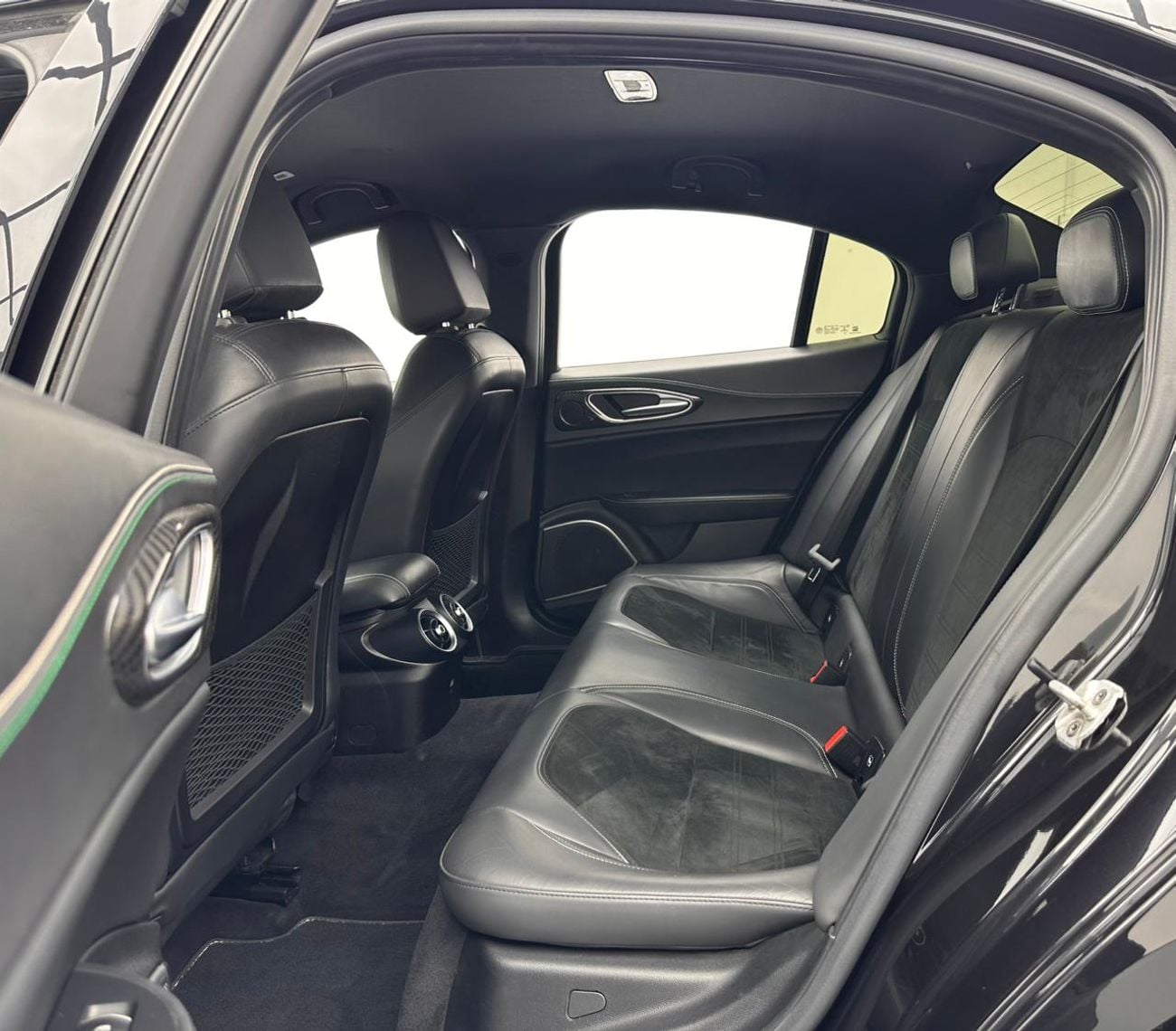 ألفا روميو جوليا 2018 Alfa Romeo Giulia Quadrifoglio, 1 Year Warranty Unlimited Km, Alfa Romeo Full Service History, 