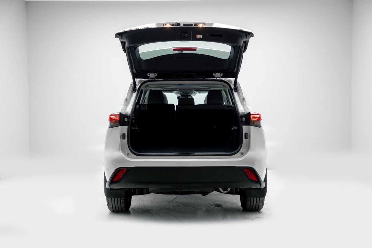 تويوتا هايلاندر GLE 2.5L Hybrid - Platinum White Pearl Inside Grey | Export Only