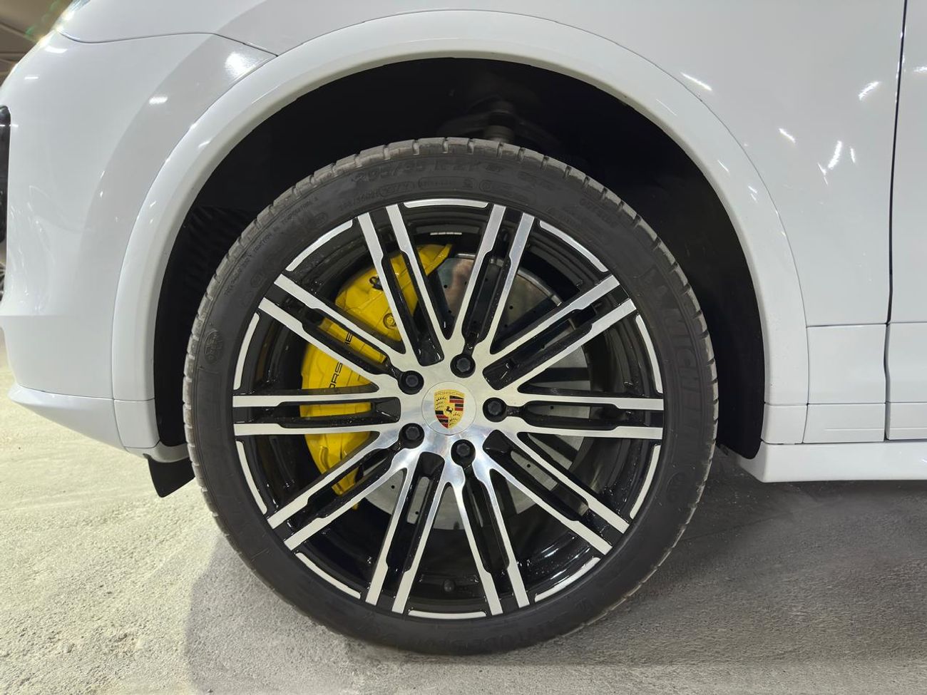 Porsche Cayenne Turbo S 4.8L (570 HP) 2016 | FULL SERVICE HISTORY | CARBON CERAMIC BRAKES (PCCB) | FULL SPEC!