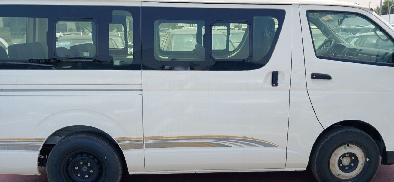 تويوتا هاياس 2.5L Diesel Manual Passenger 2026YM