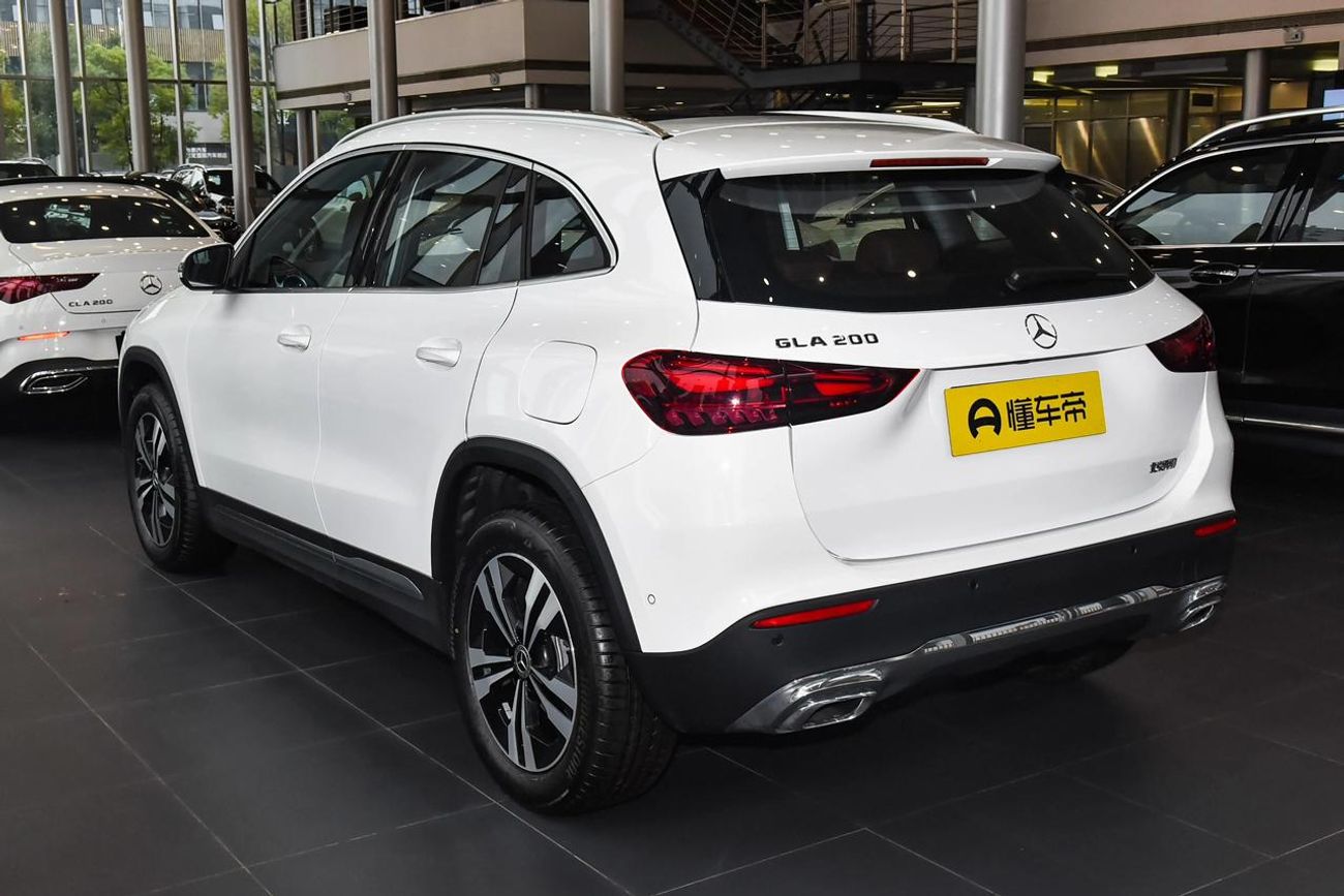 Mercedes-Benz GLA 200 MERCEDES BENZ GLA200 1.3L TURBO FULL OPTION MODEL 2025