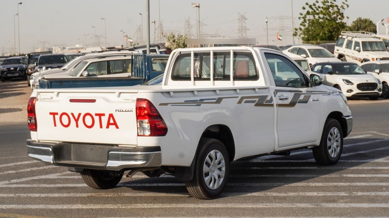 Toyota Hilux 2.7L Single Cabin M/T