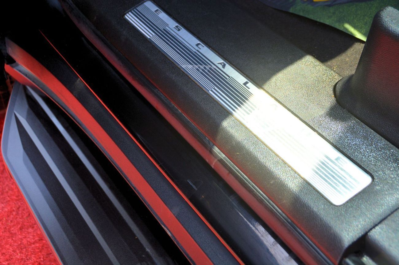 كاديلاك إسكالاد Luxury 6.2L