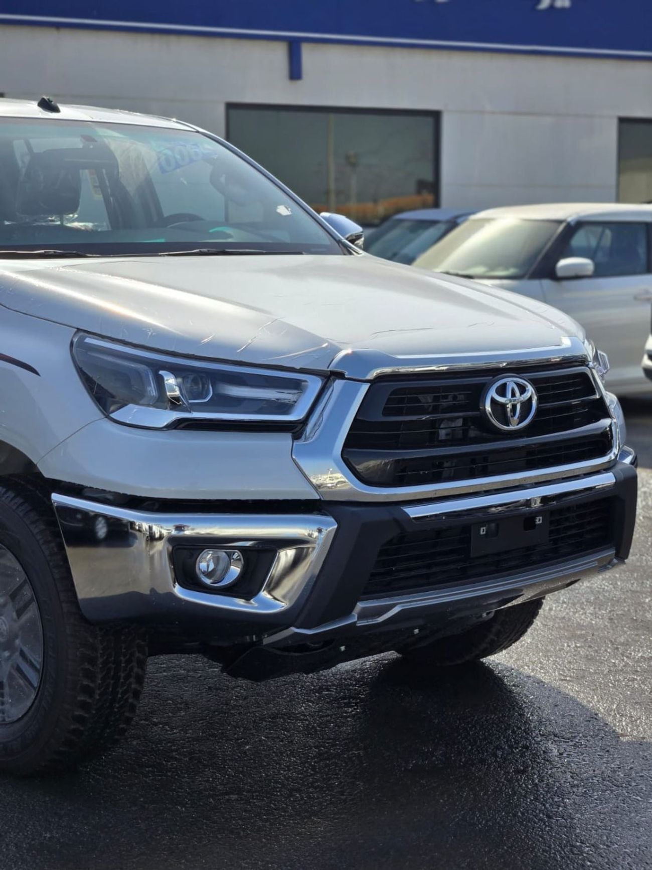 Toyota Hilux 2.7L PETROL GLXS SRS M/T DOUBLE CABIN FULL OPTION PICKUP