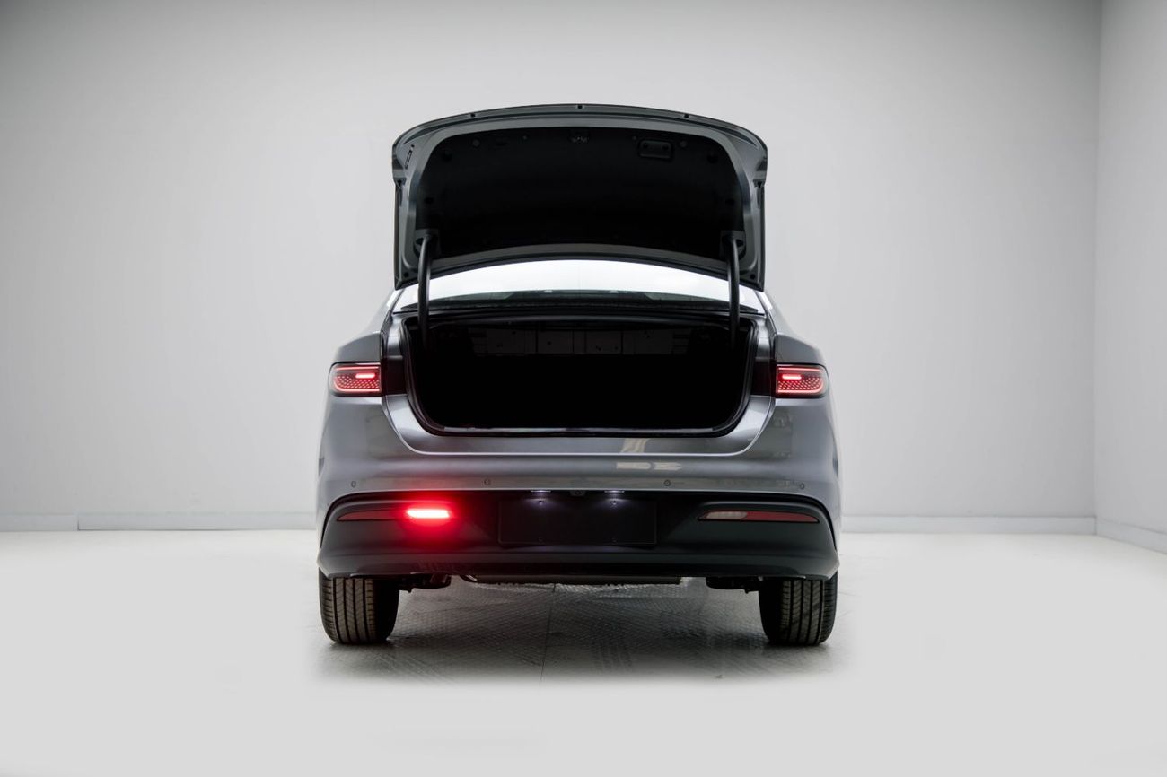 بي واي دي سيل 05 DM-i ID Luxury 1.5L - Grey Inside Grey | Export Only