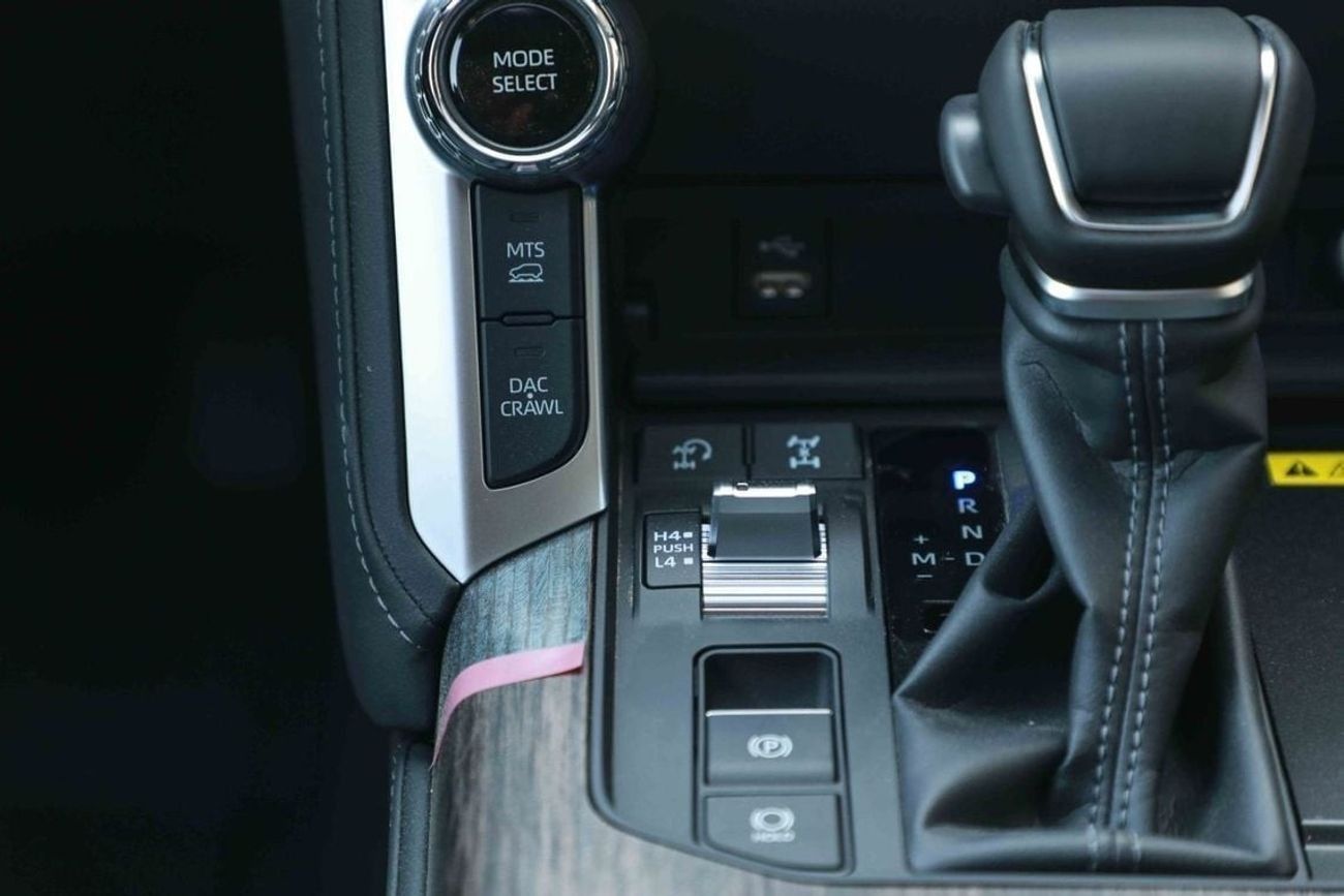 Toyota Land Cruiser 2024 TOYOTA LC300 3.3 VX - ATTITUDE BLACK inside BLACK | Export Only