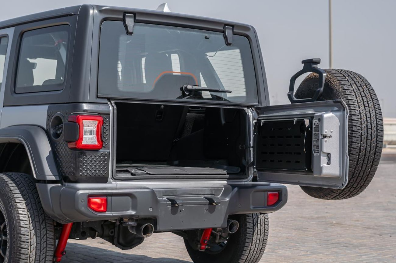 Jeep Wrangler Unlimited Sport 3.6L A/T