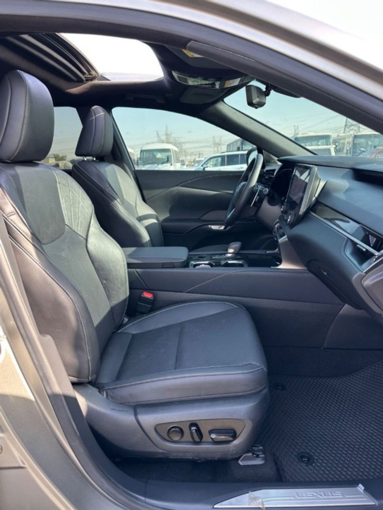 Lexus RX350h Hybrid Plus 2.5L Hybrid Plus made in Japan 360 camera, head up display,sunroof Full Option