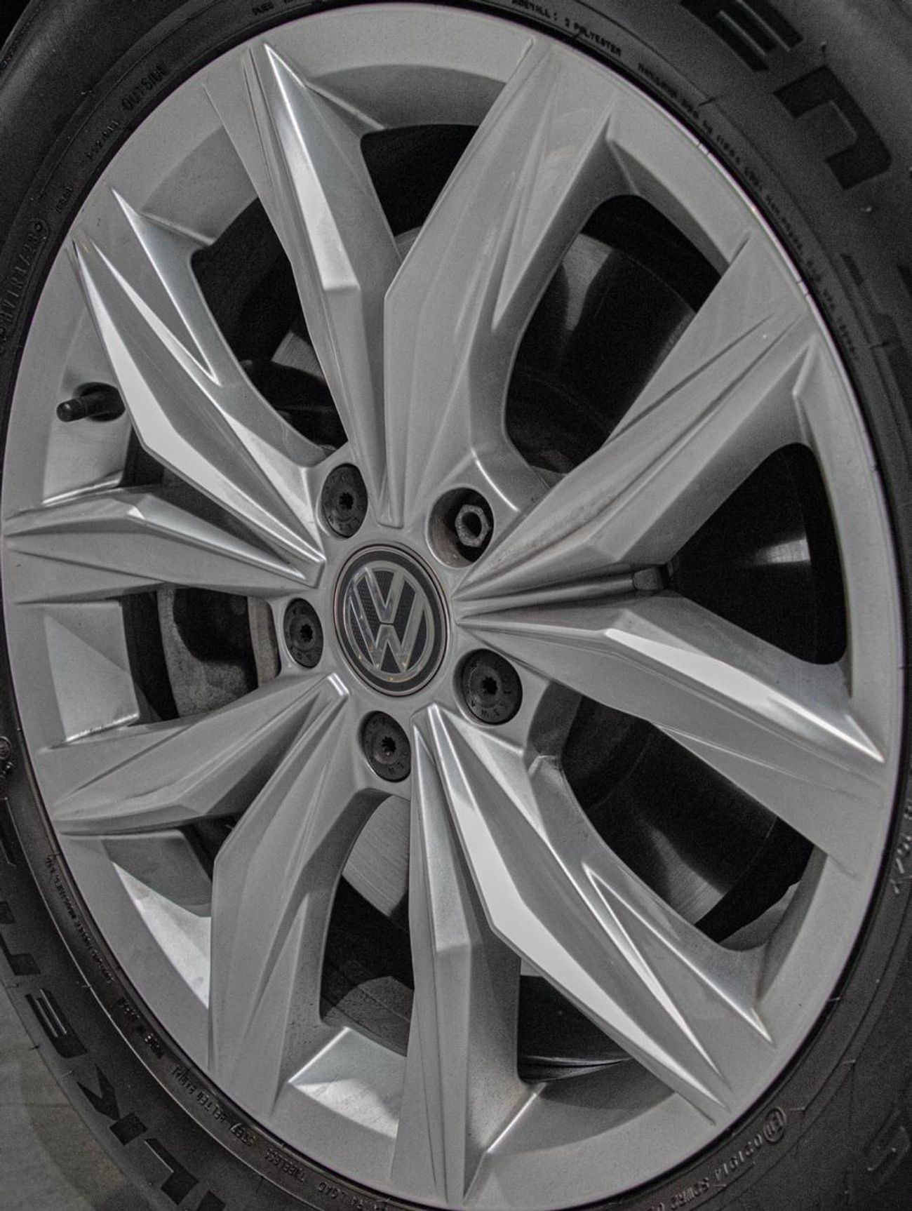 فولكس واجن تيجوان SEL 2.0L