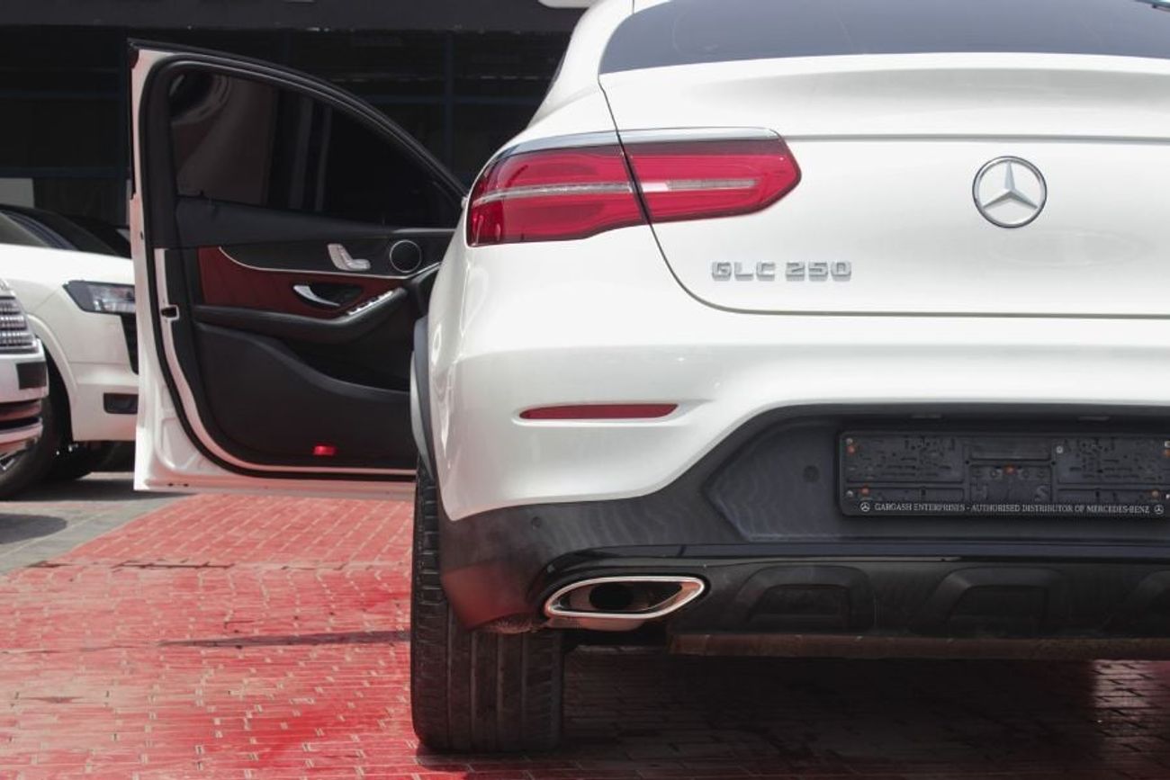مرسيدس بنز GLC 250 4MATIC 2.0L
