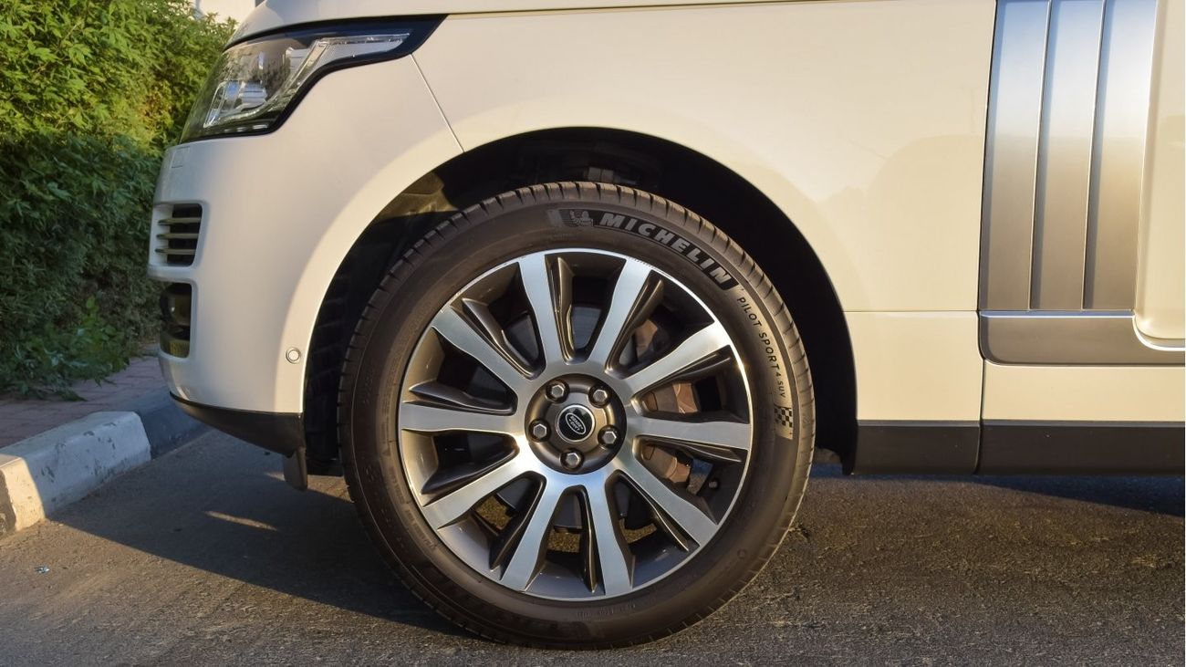 Land Rover Range Rover Range Rover Vogue SE Supercharged , 2013 Model , 132000 KM , Agency Paint