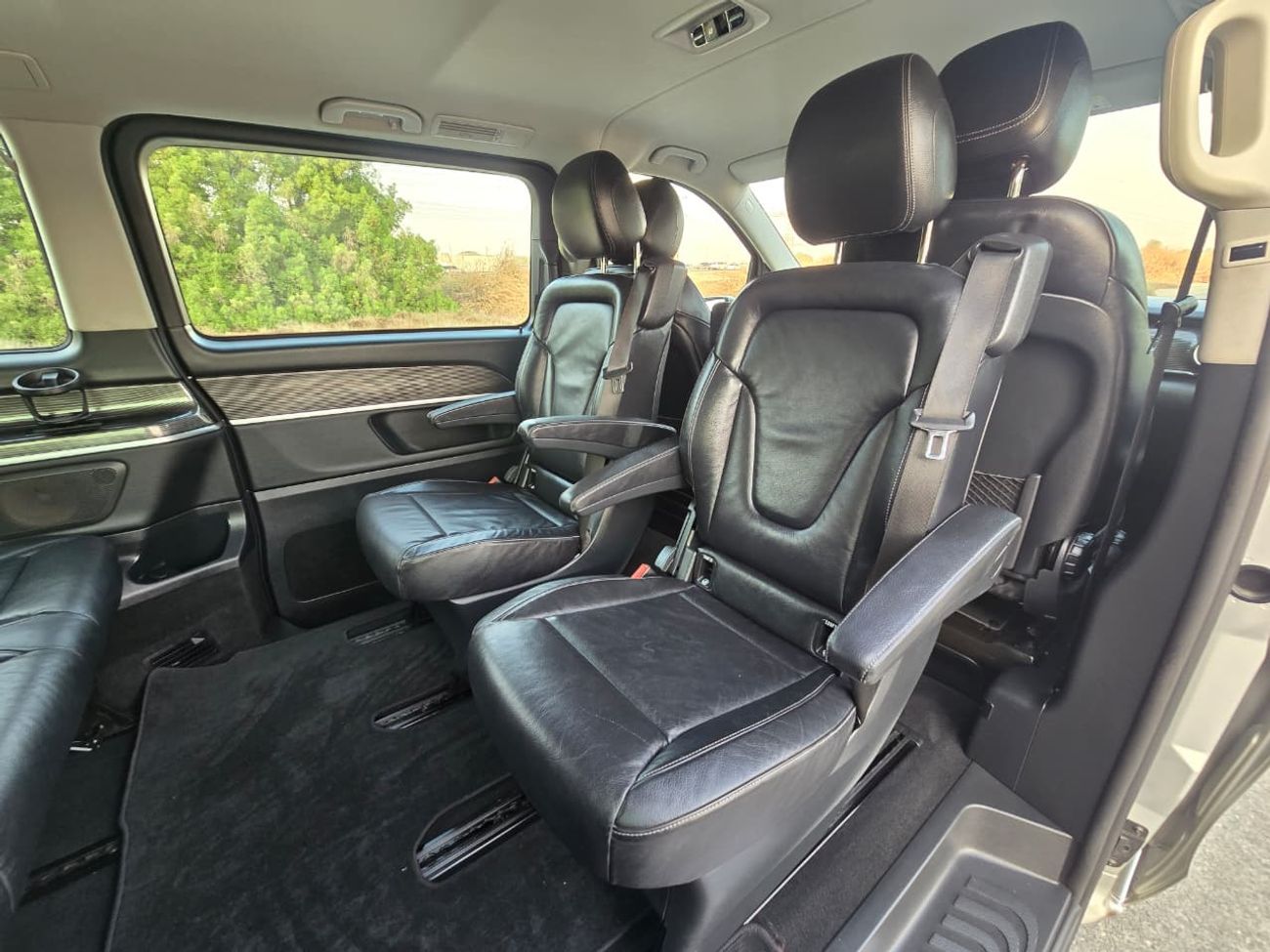 Mercedes-Benz V 250 Std 2.1L MERCEDES V-250 GCC 2021 // ORGINAL PAINT // ACCIDENT FREE // PERFECT CONDITION