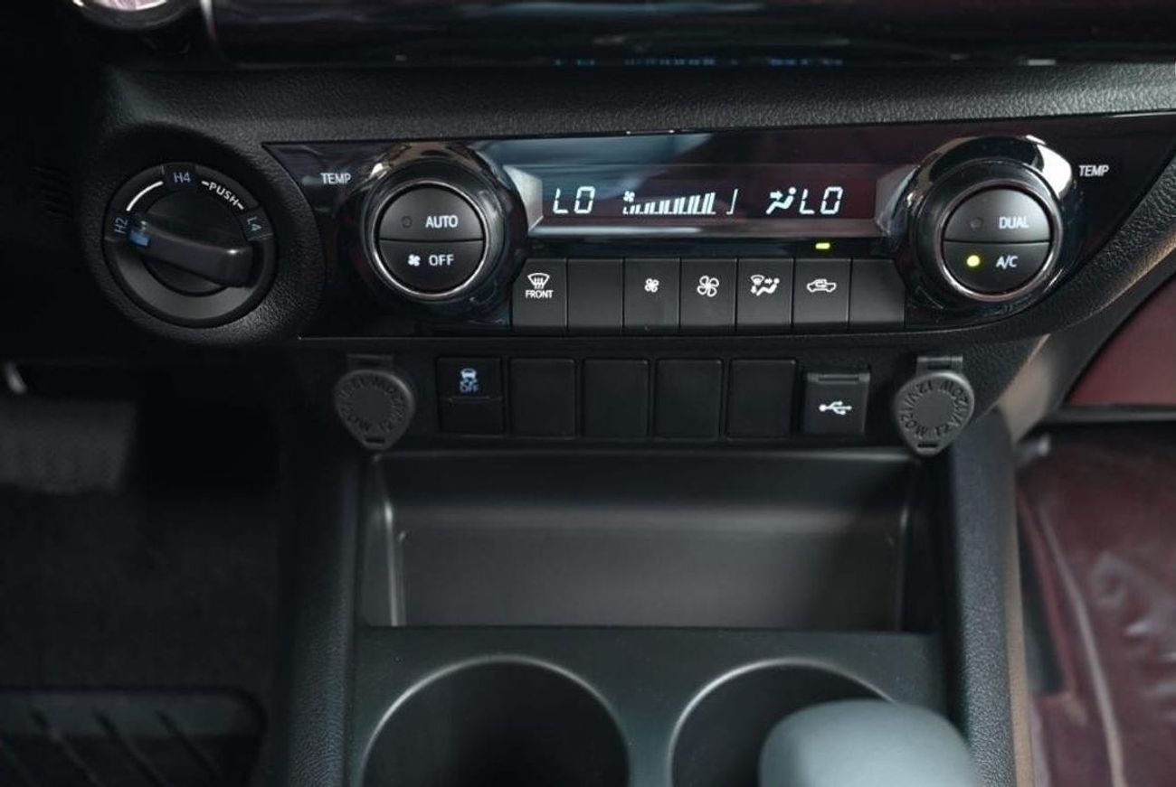 Toyota Hilux Double Cab Pickup Limited 2.7L Petrol 4X4 Automatic