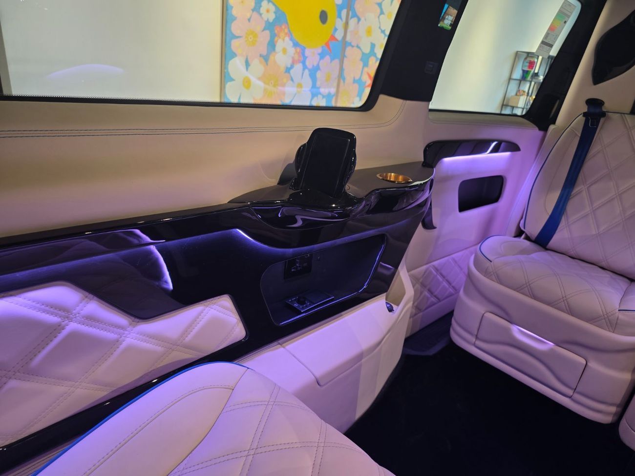 Mercedes-Benz V 300 2026 “LE REVE” – Handcrafted by ROYAL CUSTOMS in Dubai (5 Year Warranty)