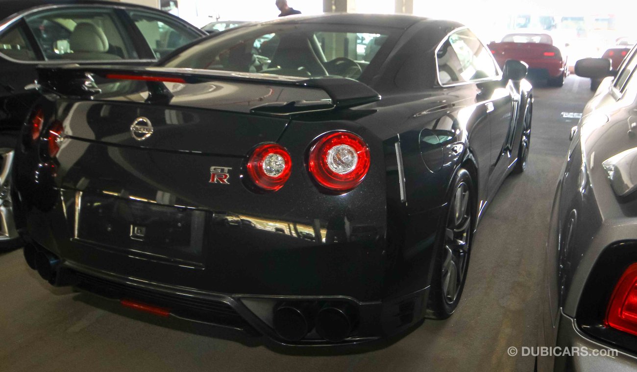 Nissan GT-R