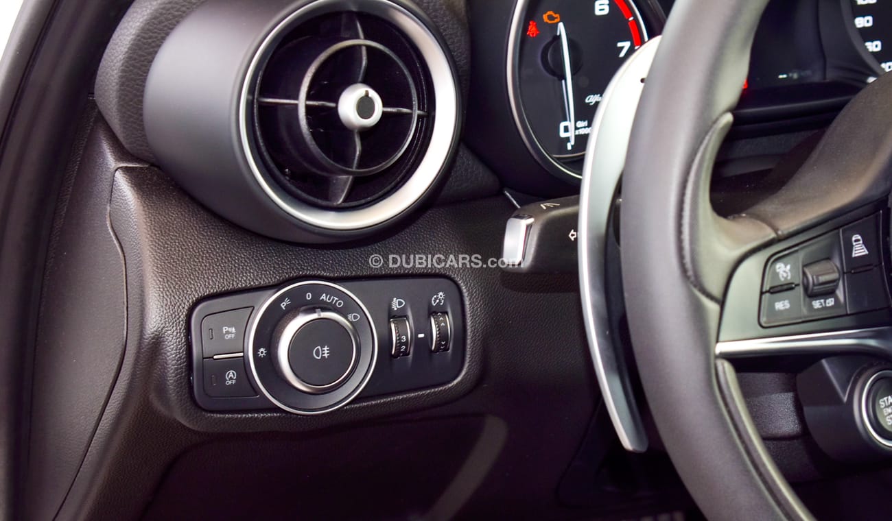 ألفا روميو جوليا Veloce Q4