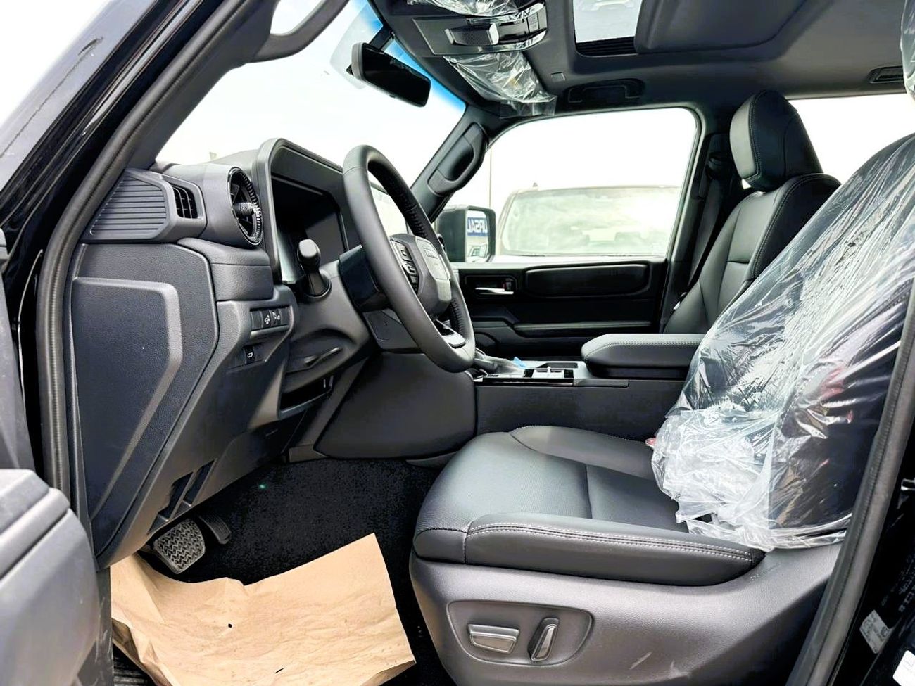 تويوتا برادو TOYOTA PRADO 2.4L PETROL BLACK 2025 GCC ALL-ROUNDER FULL (Export Only)