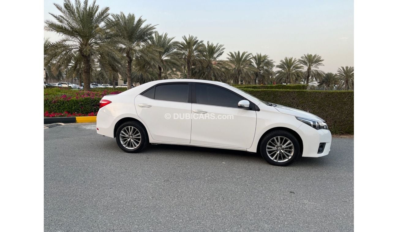 تويوتا كورولا SE