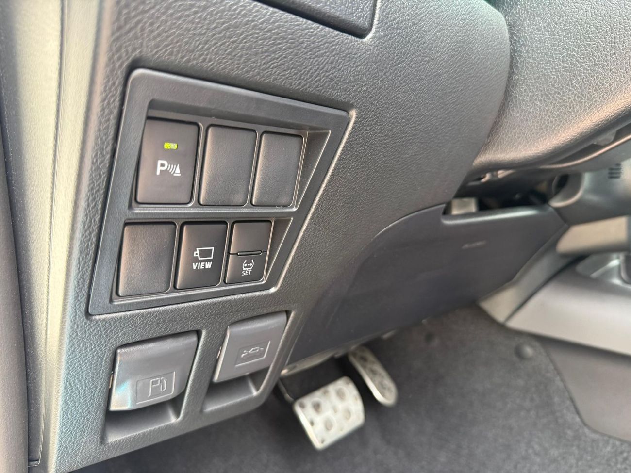 تويوتا هيلوكس TOYOTA HILUX GR SPORT 4.0L 2025