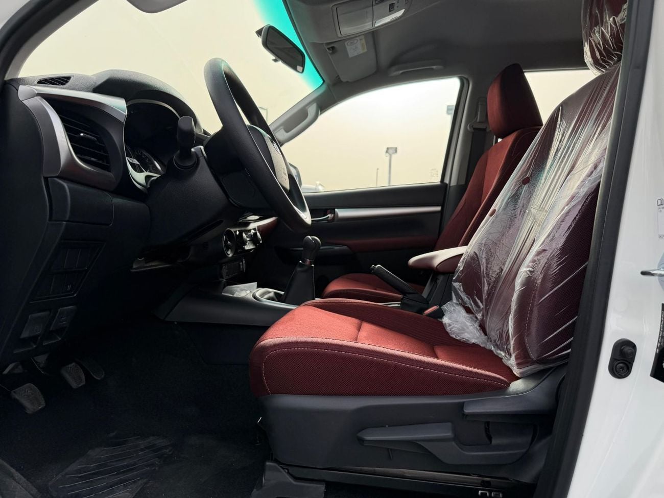 Toyota Hilux SR5 2.7L Petrol Manual Push Start 4WD 2025 Export @ 118,000 AED