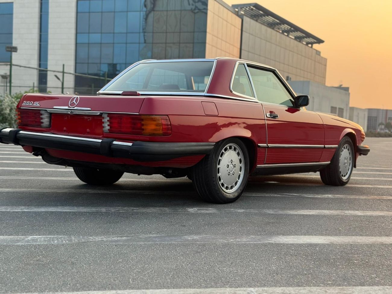 Mercedes-Benz 560 SL