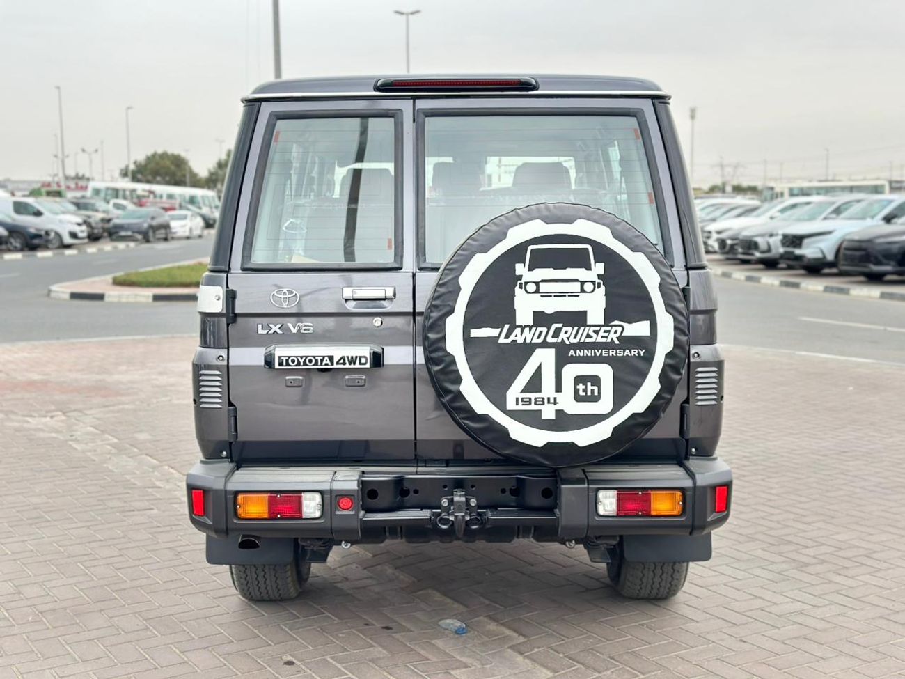 تويوتا لاند كروزر 70 DX 4.0L A/T