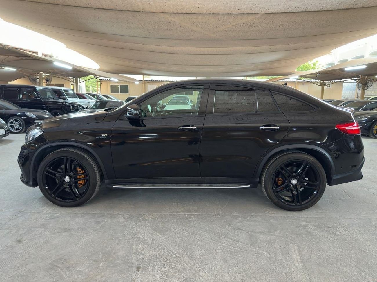 مرسيدس بنز GLE 43 AMG MERCEDES GLE 43 AMG COUPE 2017 | DESIGNO PACKAGE | CARBON INTERIOR TRIM | 22” AMG DOUBLE SPOKE WHEEL