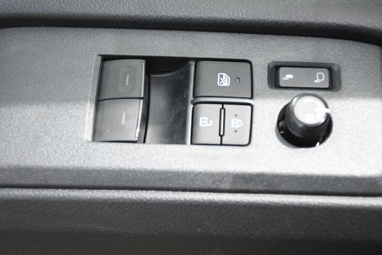 Toyota Hiace 3.5L Automatic With Rear Heater & Auto Slide Door  (Ready Stock)