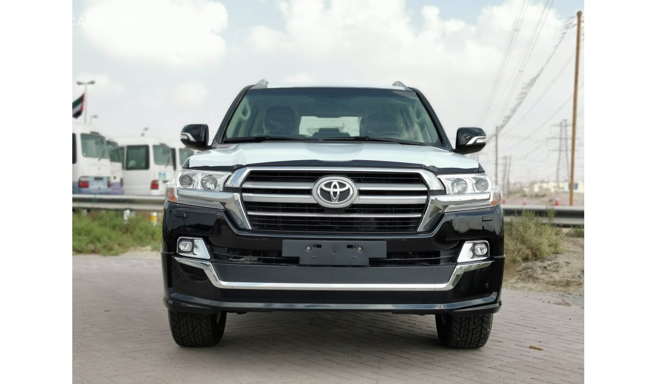 Toyota Land Cruiser 4.5L Diesel, 18" Alloy Rims, LED HeadLight, Fog Lamps, Push Start, Cruise Control, CODE-TLCV8